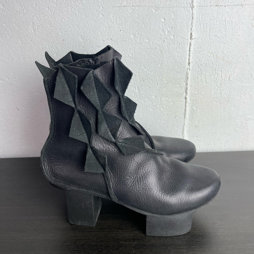 Trippen Women's Black Ruffle Leather Ankle Boots - Picture 3 of 8